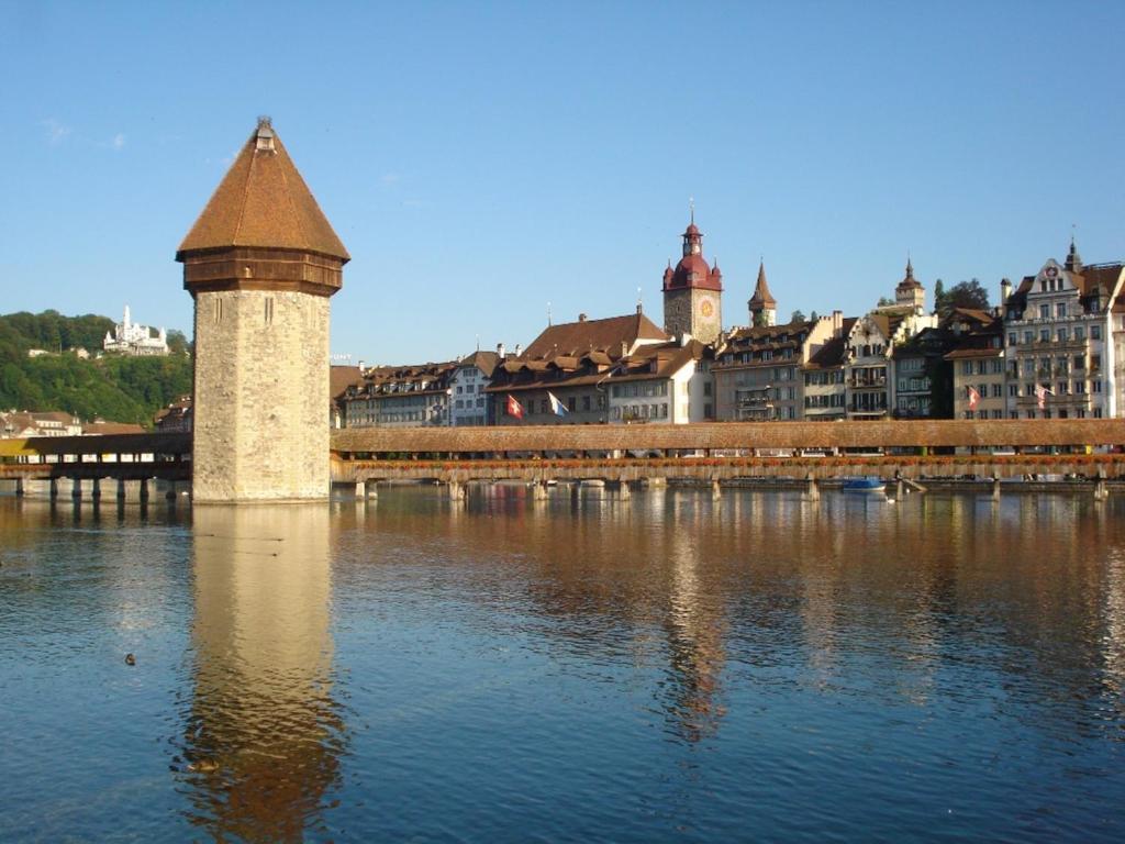 Hostel Lion Lodge Luzern Esterno foto